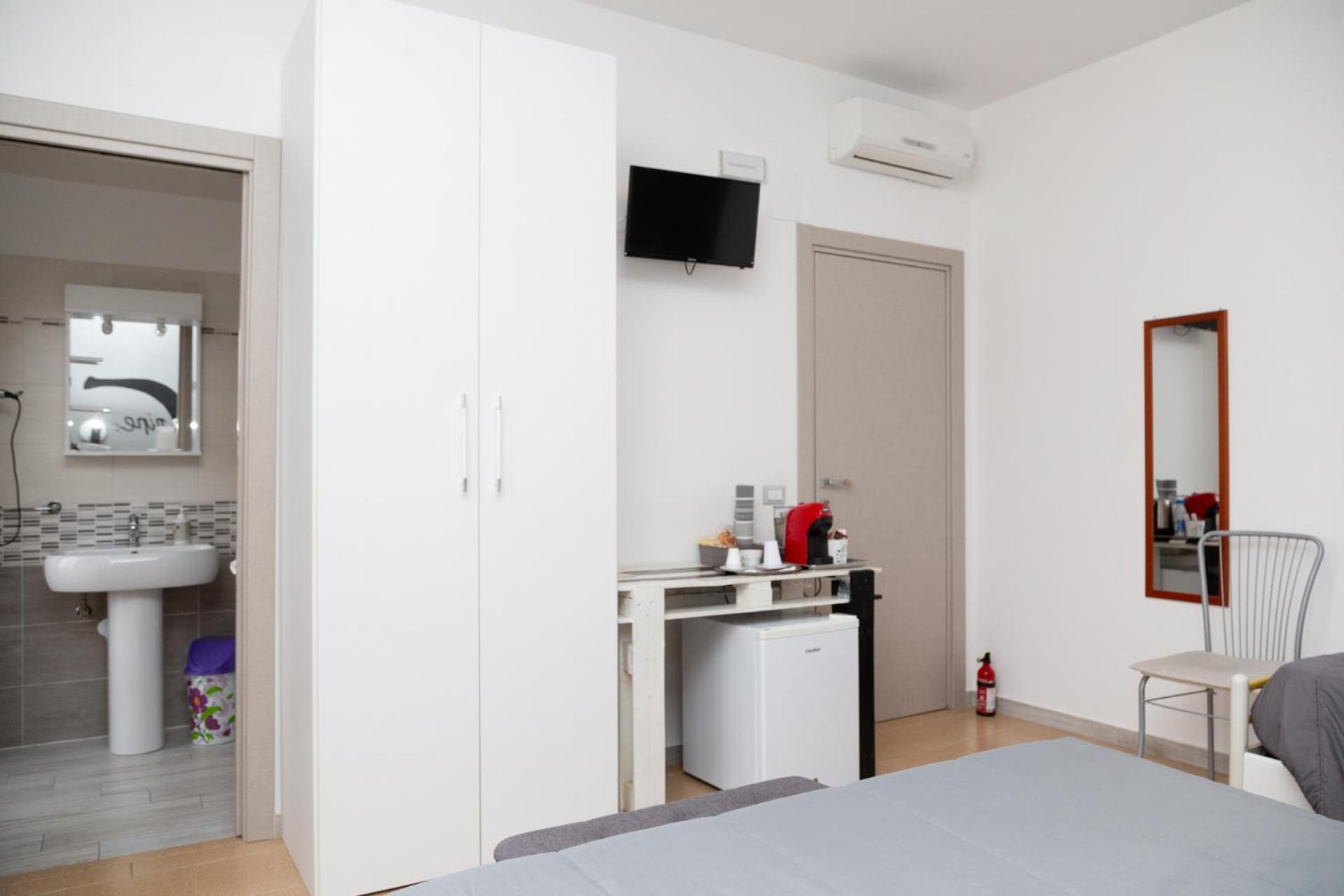 La Dimora Degli Artisti Bed & Breakfast Катандзаро Екстериор снимка